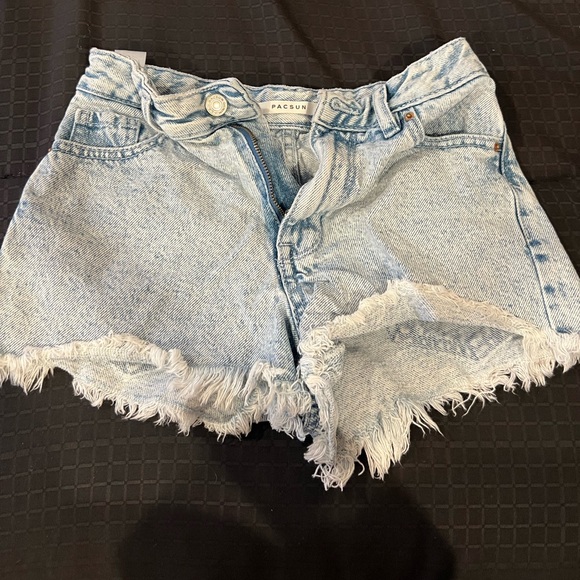 Light blue denim shorts with frayed hem/Size 22 (000) high rise - Picture 1 of 3